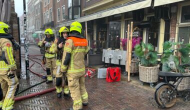 Brandweer rukt massaal uit naar brand bij Restaurant Deurali aan Waagplein