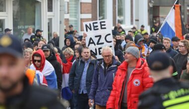 Live | Politie massaal aanwezig bij anti-immigratie-protest in Den Haag