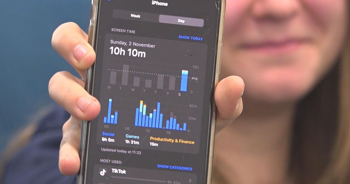 Hoe krijg je een puber van zijn scherm? ‘Ik zit er negen uur per dag op’