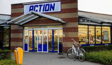 Tegenvallende groei bij Action doet koers van eigenaar 3i duikelen - Het Financieele Dagblad