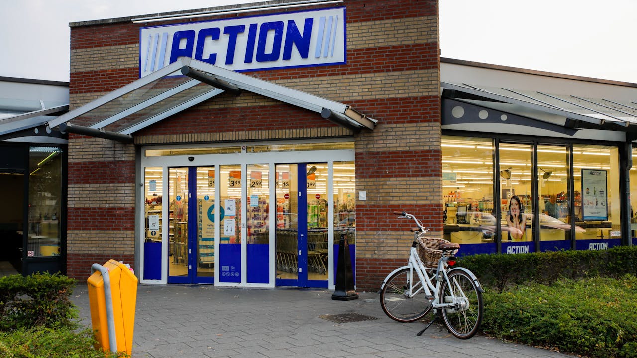 Tegenvallende groei bij Action doet koers van eigenaar 3i duikelen - Het Financieele Dagblad