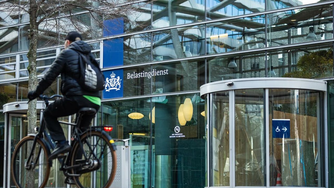 Fiscus wacht nog even met hogere heffing vermogende expats en partners - Het Financieele Dagblad