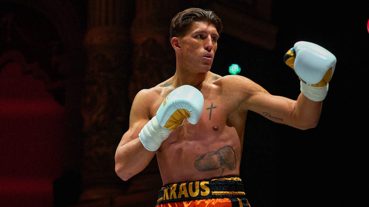 Gradus Kraus verovert de Europese titel na knock-out tegen Rostam Ibrahim.