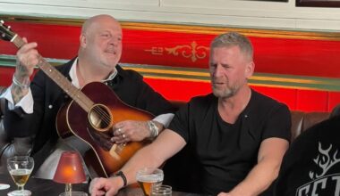 BLØF en Racoon bij een kampvuur met wat wijn: 'Voor we het wisten hadden we een lied'