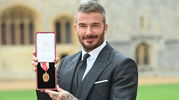 David Beckham bedankt Brits koningshuis en gezin voor ridderslag - RTL.nl