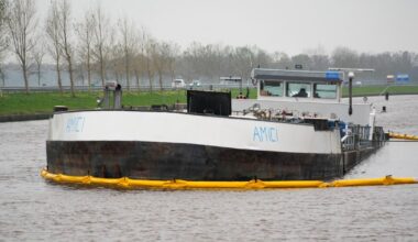 Schip deels gezonken bij Veendam, vaarverkeer voorlopig gestremd