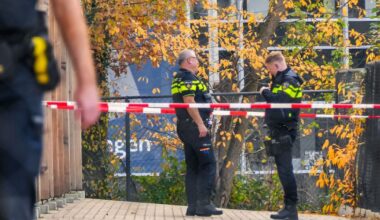 112 nieuws: Auto rijdt tegen boom in buitengebied Ommen - RTV Oost