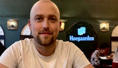 Rick Naebers merkte 7 jaar geleden voor het eerst dat zijn haar dunner werd