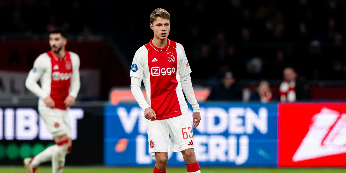 'Ajax doet loze beloftes aan talenten Steur, Bounida en Mokio'
