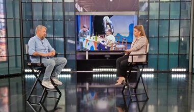 Presentatrice Olesya Turchin werkt voor Kyiv TV, waar ze nu ook over luchtigere onderwerpen praten