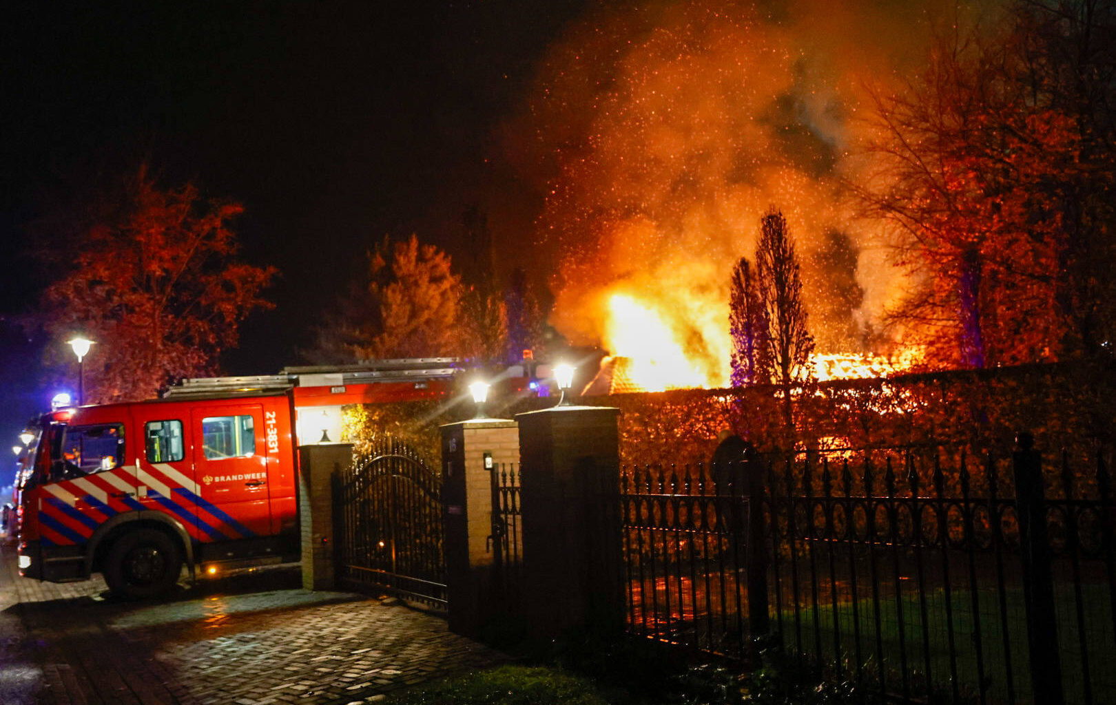 Woonboerderij uitgebrand, bewoners ongedeerd - 112Brabant