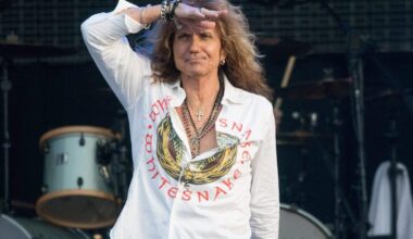 epa05455495 David Coverdale, singer of British band Whitesnake, performs at the Wacken Open Air, in Wacken, Germany, 04 August 2016. The W:O:A festival is the world's largest heavy metal music event and runs until 06 August.  EPA/AXEL HEIMKEN