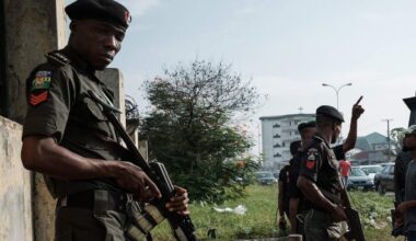 Beeld ter illustratie: politieagenten in Nigeria.