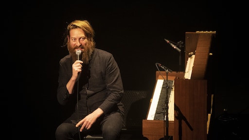 Pianist Joep Beving krijgt platina en gouden award in Carré