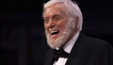 Dick van Dyke reflecteert op leven voor 100e verjaardag: ‘Ik voel me minderwaardig’