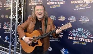 René Karst overleden aan hartstilstand, echtgenote trof zanger levenloos aan in bed