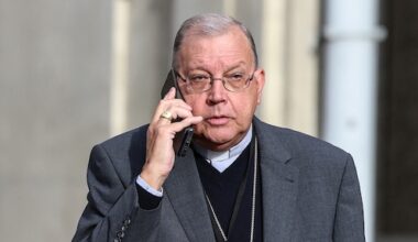 Paus Leo dwingt bisschop tot opstappen vanwege seksuele relatie