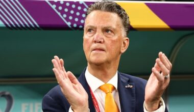 Een jaar na zijn operatie vanwege prostaatkanker maakt Louis van Gaal de balans op: 'Gaat steeds beter'