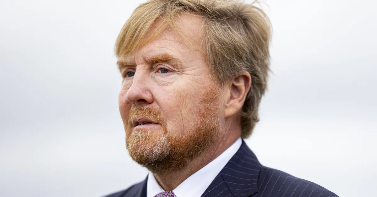 Koning brengt 'ode aan totale Surinaamse gemeenschap', ondanks oproep om ceremonie te verplaatsen