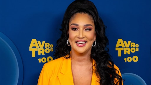 Soundos El Ahmadi schrijft comedygeschiedenis met show Witte Ruis: 'Laat je verrassen'