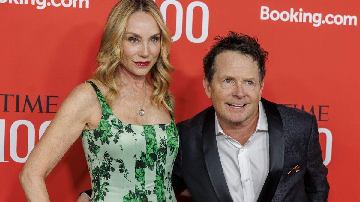 epa11301563 Actor and activist Michael J. Fox (R) and spouse Tracy Pollan (L) attend the Time 100 Gala, held annually to celebrate the release of the magazine's ’100 Most Influential People in the World’ issue, at Frederick P. Rose Hall at the Lincoln Center in New York, New York, USA, 25 April 2024.  EPA/SARAH YENESEL