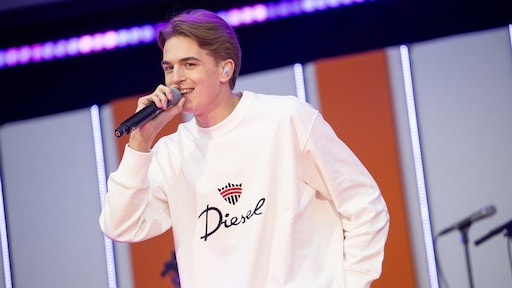 Antoon komt met nieuw album en gaat op clubtour: 'Dáár leef ik voor'