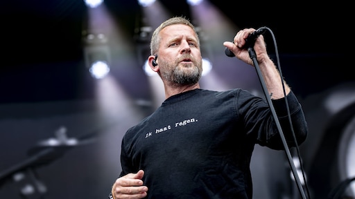 Zanger Bart van Racoon geniet van anonimiteit op straat: 'Zalig'