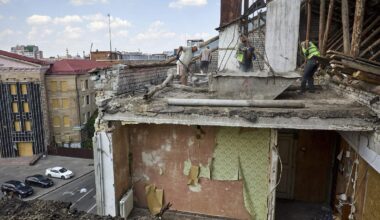 De schade van een glijbom kan immens zijn, zoals hier te zien in Charkov in juli 2024.