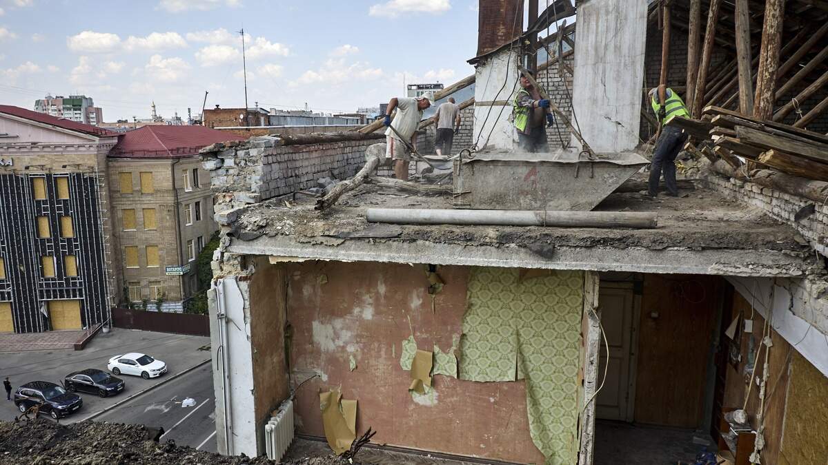 De schade van een glijbom kan immens zijn, zoals hier te zien in Charkov in juli 2024.