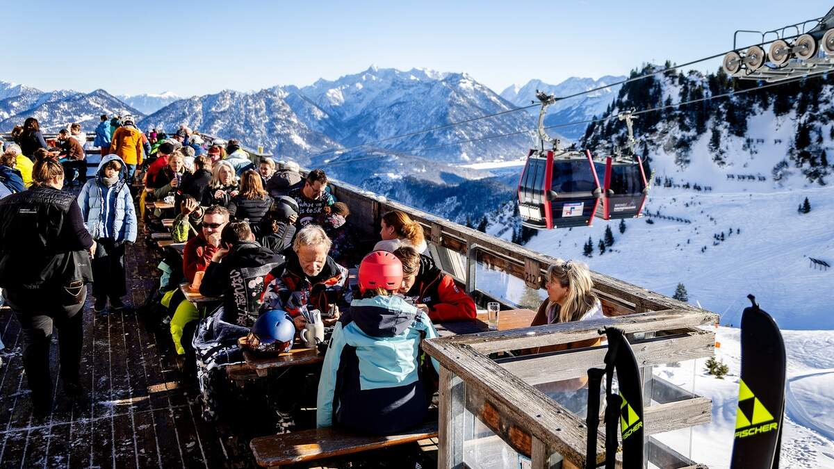 Een groot deel van de Alpen heeft in korte tijd erg veel sneeuw over zich heen gekregen