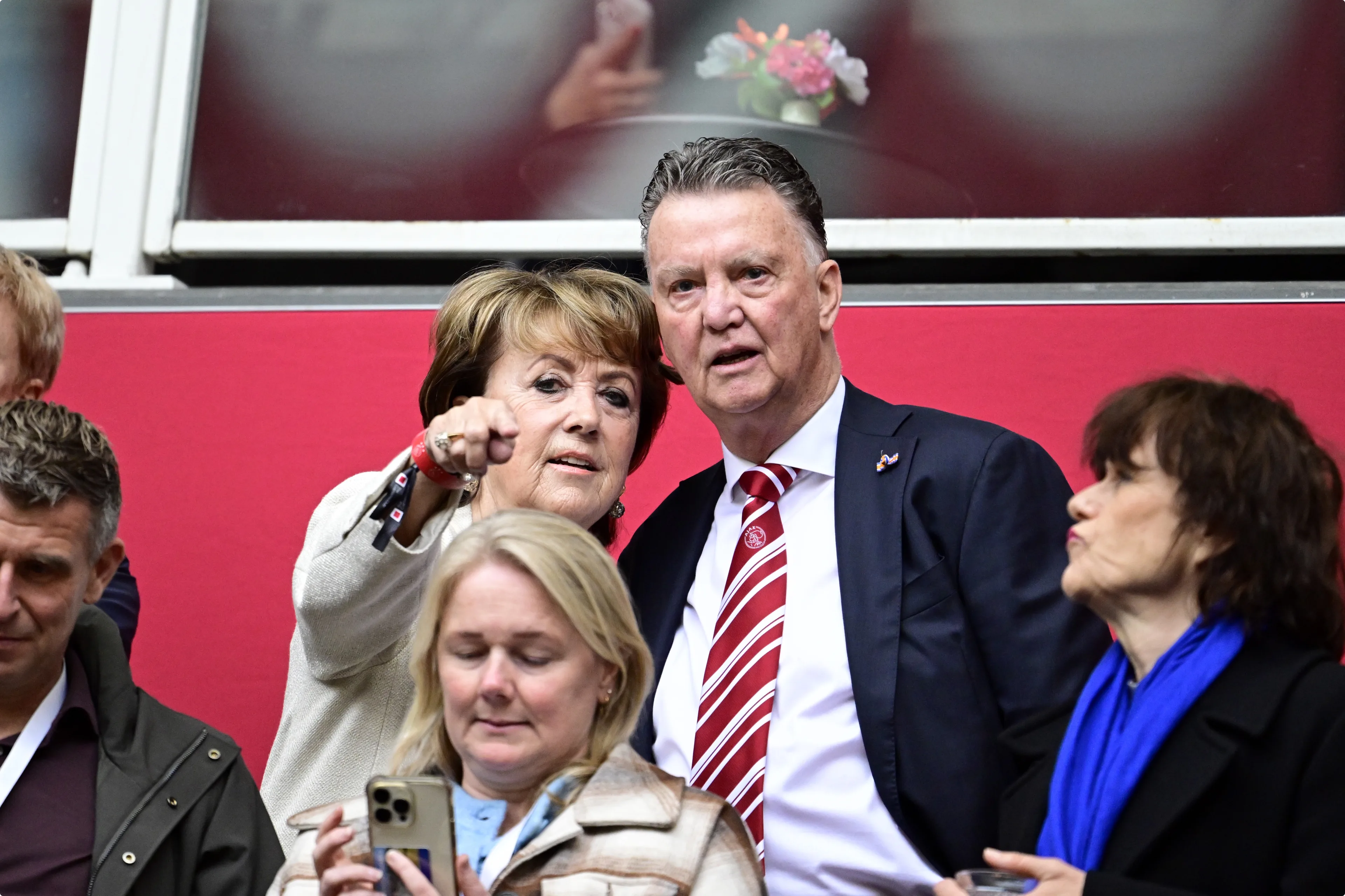 Truus en Louis van Gaal op de tribune tijdens de Nederlandse Eredivisie wedstrijd tussen AFC Ajax en AZ in de Johan Cruijff ArenA op 16 maart 2025 in Amsterdam, Nederland. ANP OLAF KRAAK.