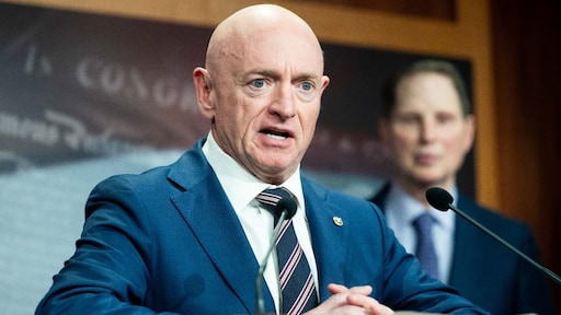 Deze senator vraagt militairen om 'onwettige' bevelen te negeren, Trump woest