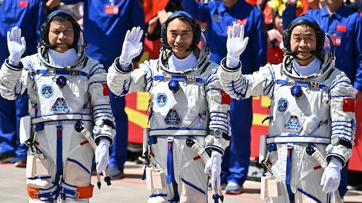 Chinese astronauten kunnen niet terug naar aarde door mogelijk incident met ruimtepuin