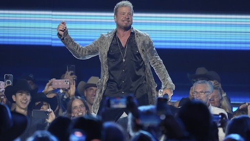 Brian Littrell eist 50.000 dollar van vrouw die privéstrand betrad