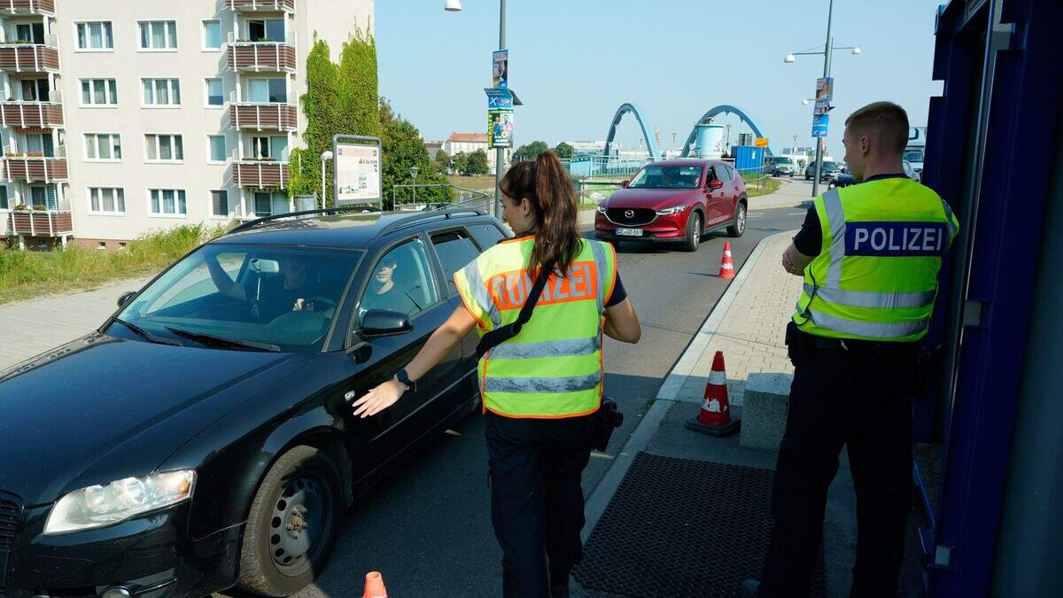 De Duitse politie kon na een achtervolging de Nederlander arresteren die onder invloed van drank en drugs was (niet de man op de foto).