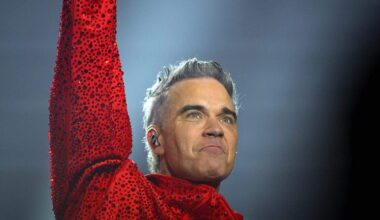Robbie Williams.