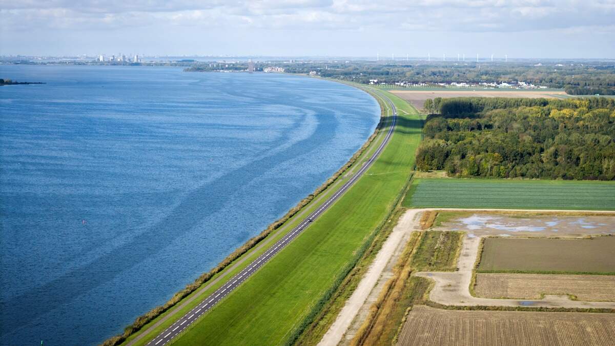 ALMERE - Gooimeerdijk Oost langs het Gooimeer. ANP / Hollandse Hoogte / Sander Koning