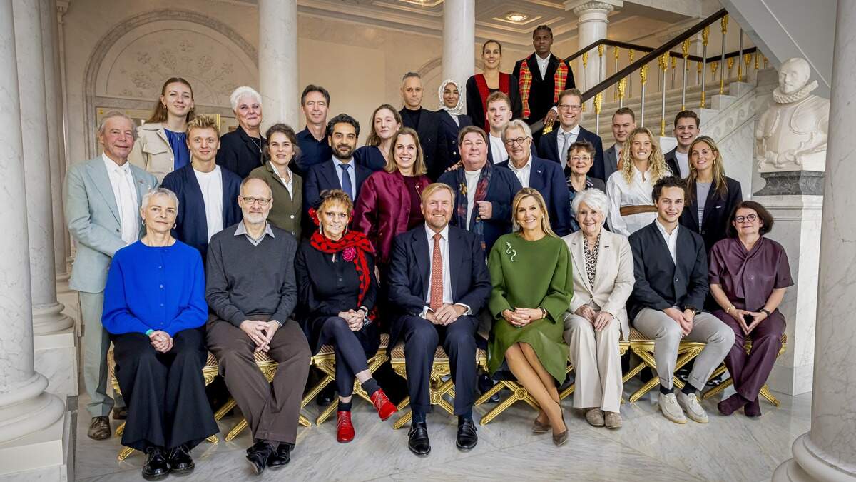 Koning Willem-Alexander en koningin Maxima nodigden dinsdag verschillende Nederlanders uit voor een speciale lunch op Paleis Noordeinde.