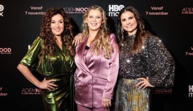 Documentairemaakster Linda Hakeboom (uiterst rechts) met Katja Schuurman en Babette van Veen bij de premiere van de driedelige serie Ademnood.