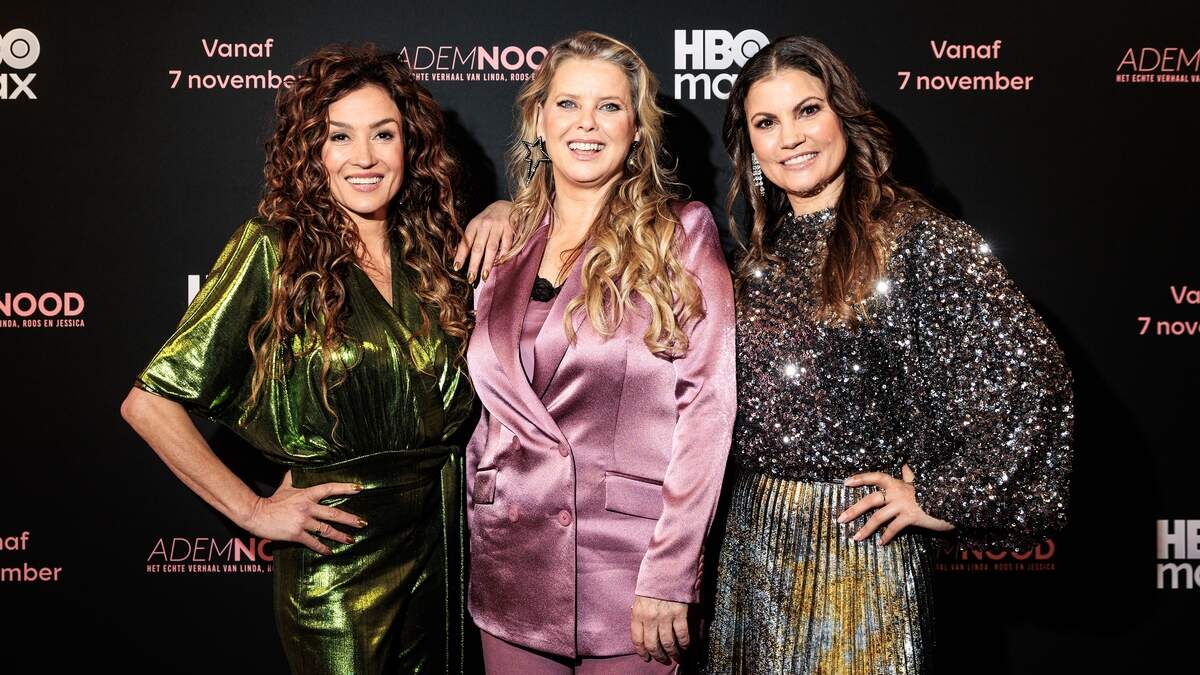 Documentairemaakster Linda Hakeboom (uiterst rechts) met Katja Schuurman en Babette van Veen bij de premiere van de driedelige serie Ademnood.