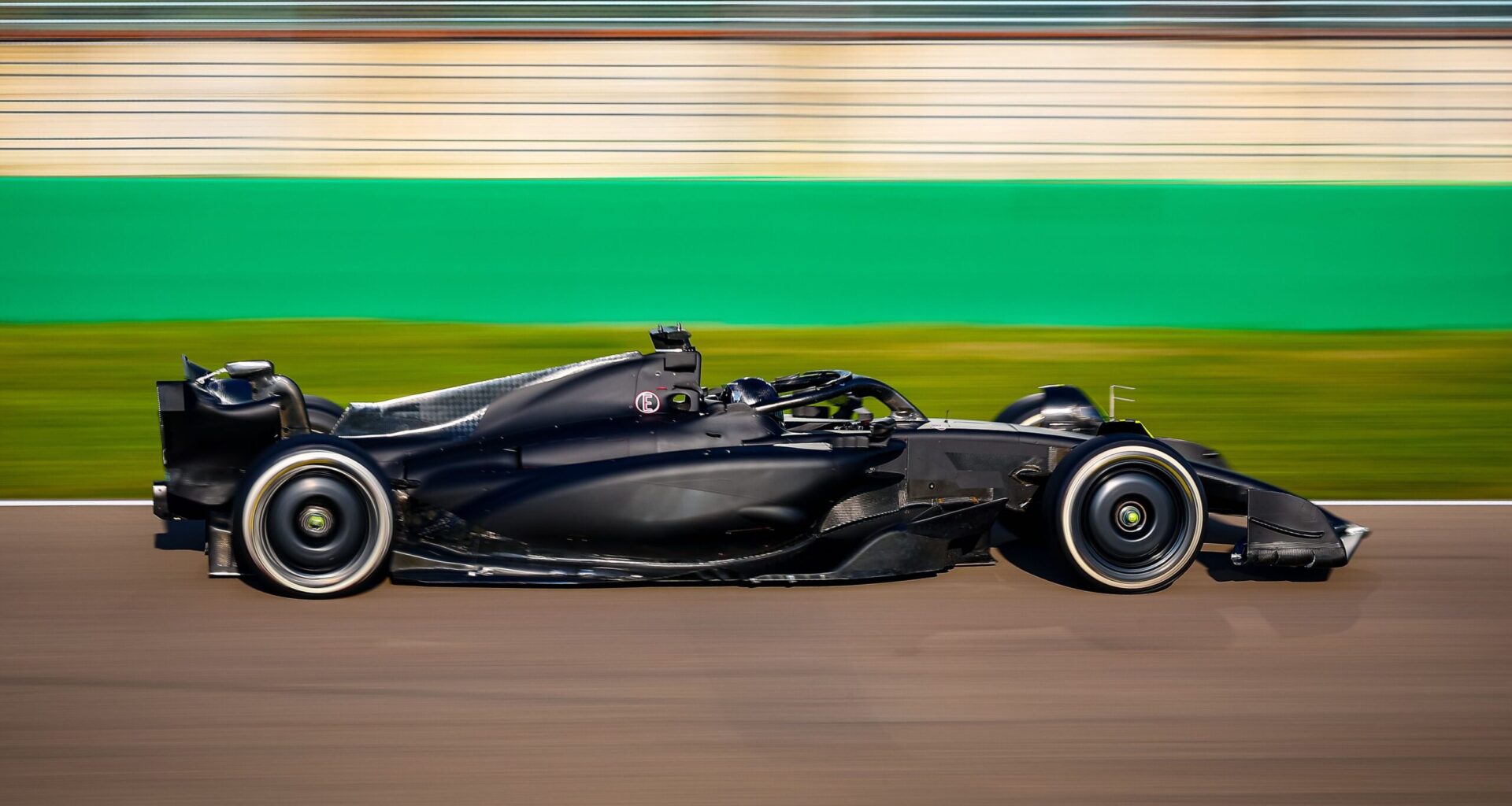 Pérez racet met zwarte Ferrari op Imola, bereidt zich voor op Cadillac-debuut