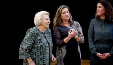Prinses Beatrix opent fototentoonstelling van Sacha de Boer in het Rijksmuseum