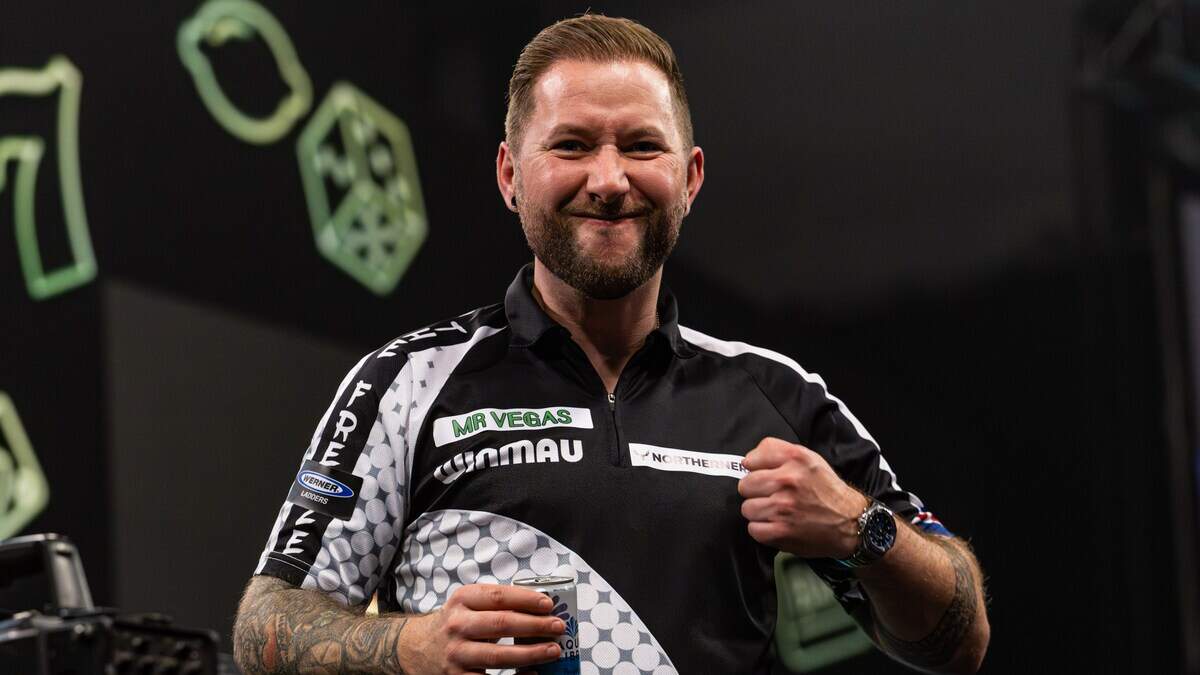 Danny Noppert gaat naar de halve finale van de Grand Slam of Darts.