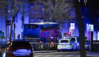 Bus in Stockholm ramt bushalte, meerdere doden en gewonden - RTL.nl