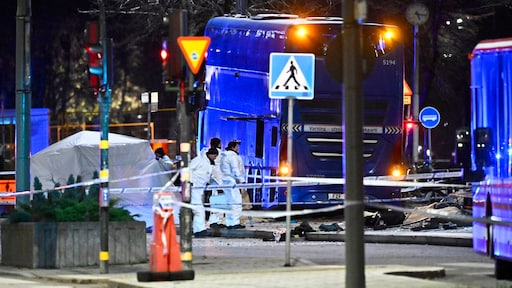 Getuige van busongeluk Stockholm greep in en redde mensen, 'het was verschrikkelijk'