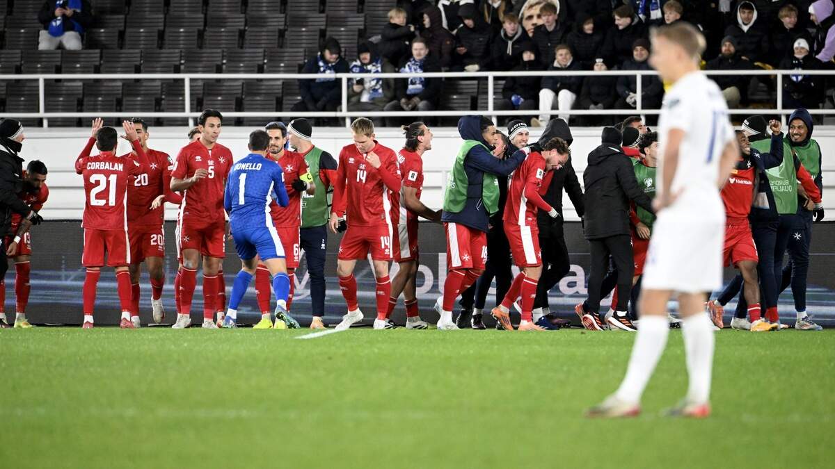 Malta viert de 0-1 tegen Finland.