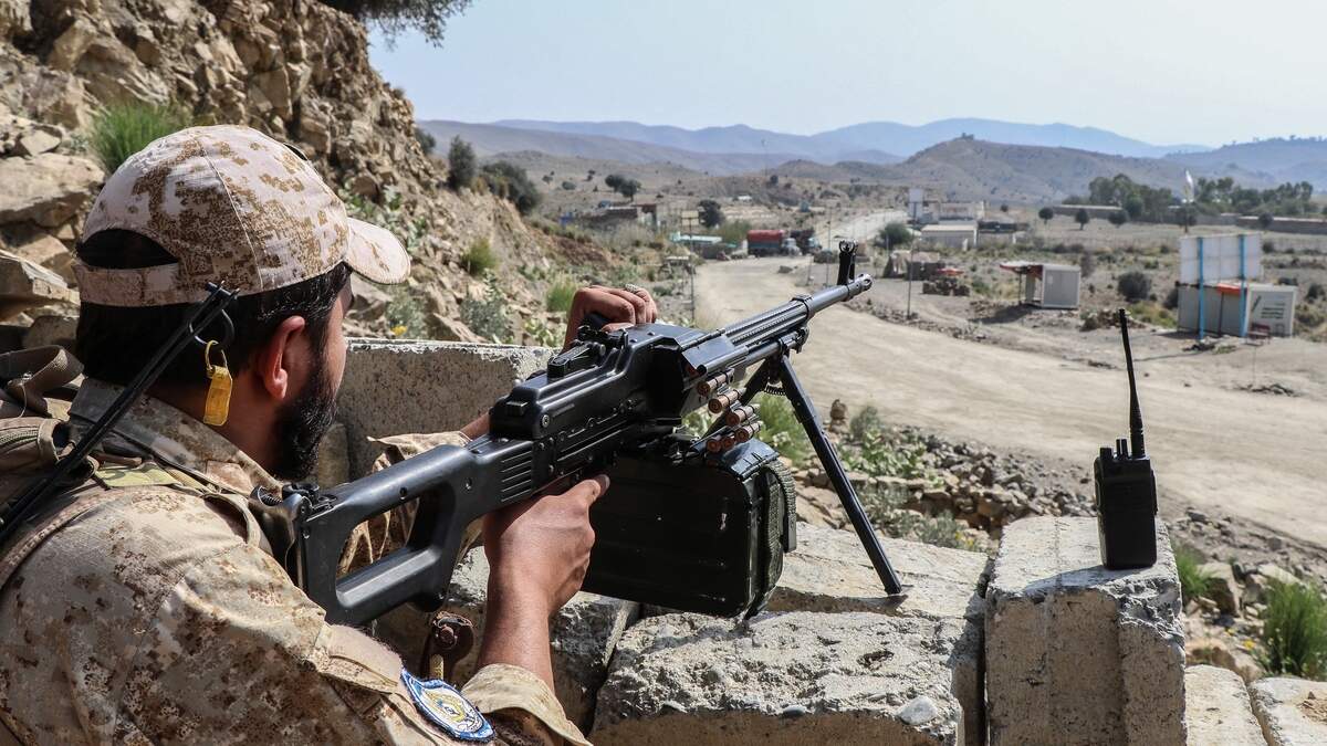 Ter illustratie: een beveiliger van de Taliban bij de grens van Afghanistan met Pakistan.