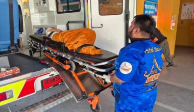 De vrouw (65) werd naar het ziekenhuis gebracht toen bleek dat ze nog leefde.