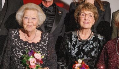 Prinsessen Beatrix en Margriet beleven avondje uit bij Nederlands Balletgala
