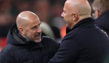 Een weerzien tussen oude bekenden. Arne Slot (R) en  Peter Bosz van PSV.
